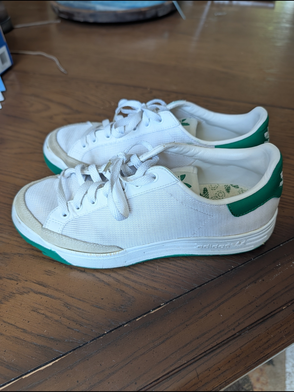 adidas Rod Laver Size 7 White Low-Top Sneakers with Green Accents